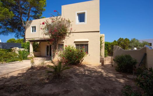 <trp-post-container data-trp-post-id='65630'>Cala Tarida</trp-post-container>